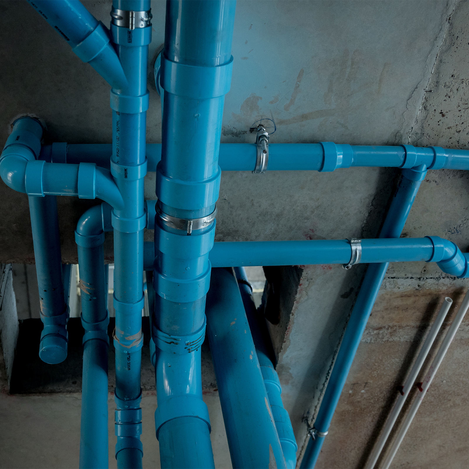 Rehabilitación integral de bajantes en edificio de oficinas